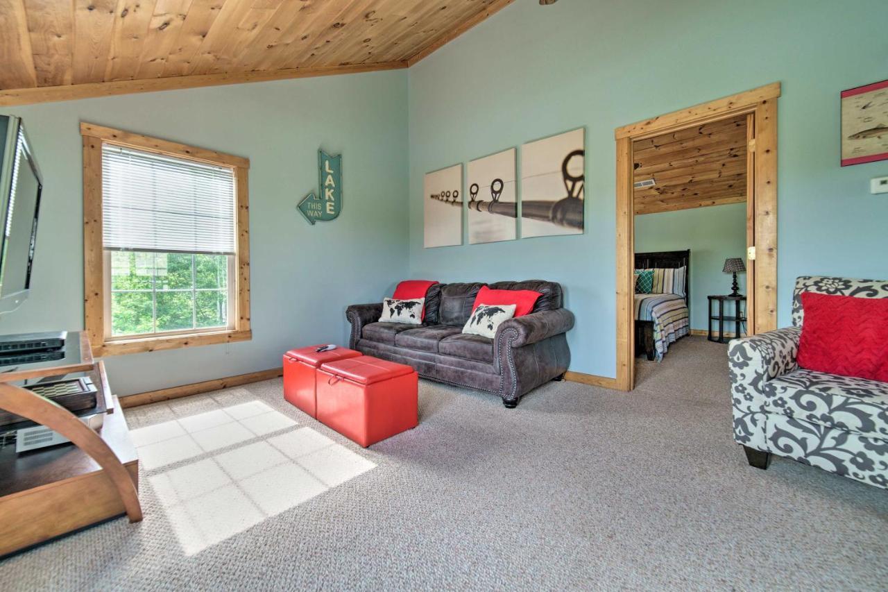 Sevierville Lake House With Deck And Foosball Table! 外观 照片